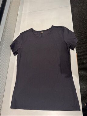 Women’s Black Crewneck Short Sleeve Top
